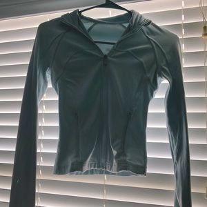 Size 0 cropped define jacket from lulumellon in a icy blue shade